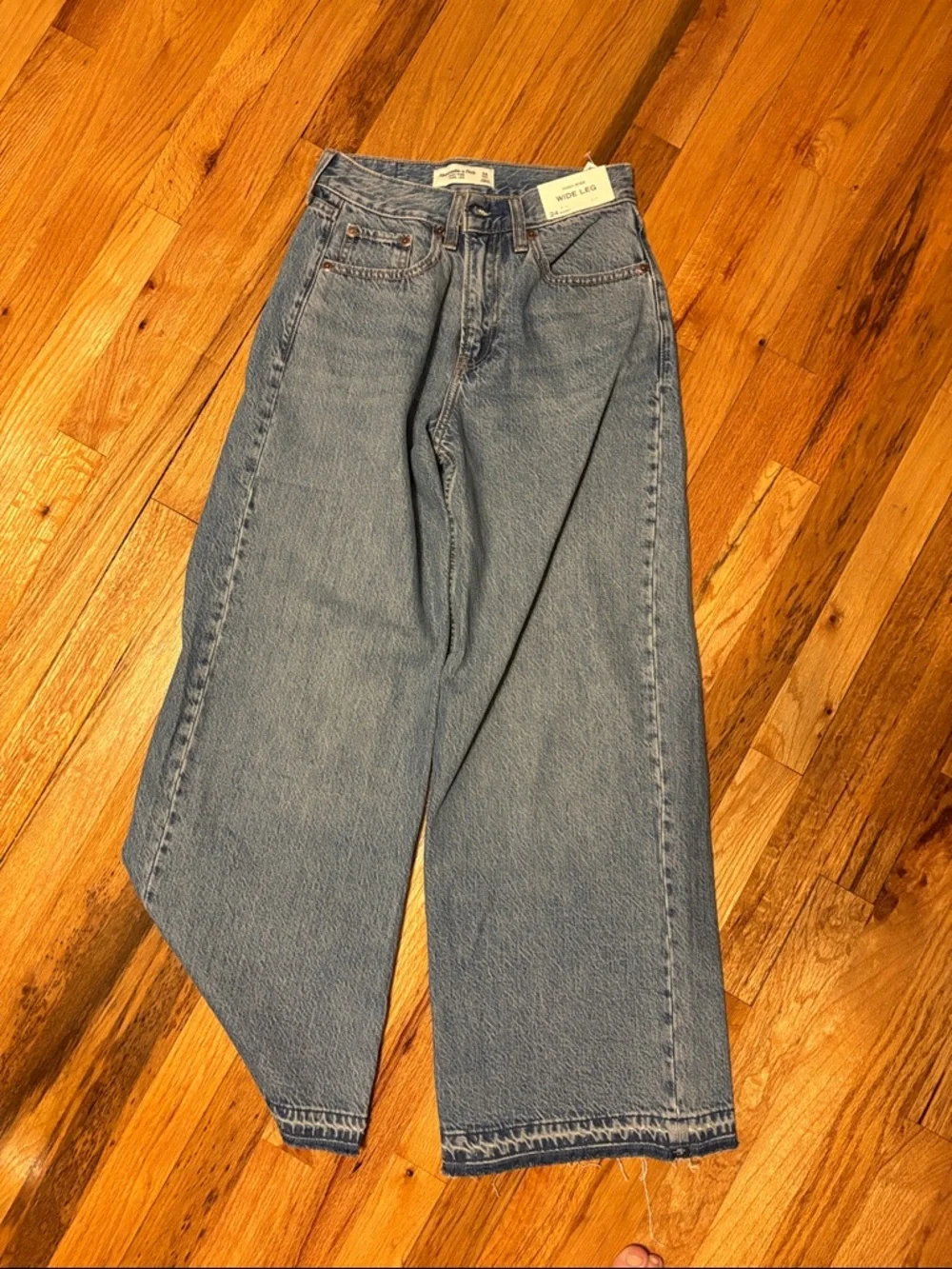 Abercrombie & Fitch Light Blue High Rise Wide Leg Jeans - Picture 2 of 2